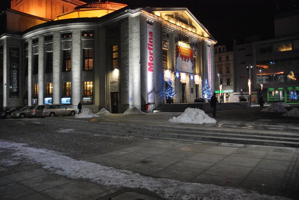 Hostel Kamienica Rynek 7 Katowice Exteriör bild