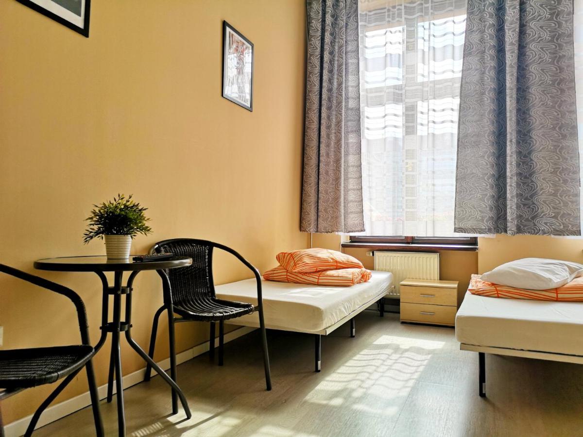 Hostel Kamienica Rynek 7 Katowice Exteriör bild